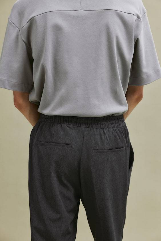 HM Hose mit Bügelfalten in Slim Fit Vatertagsangebot