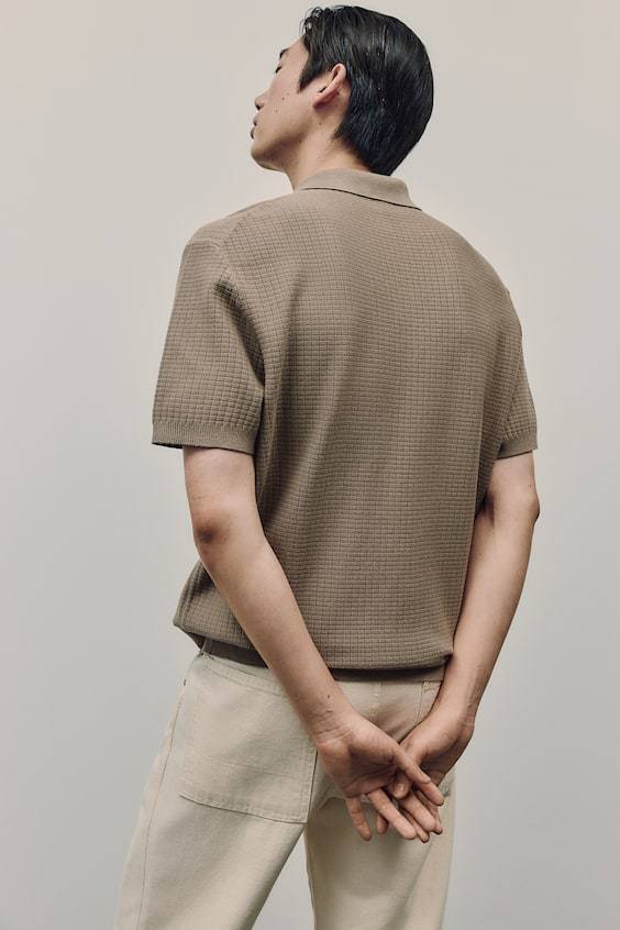 HM Poloshirt mit Struktur in Regular Fit Nur noch ein Tag übrig