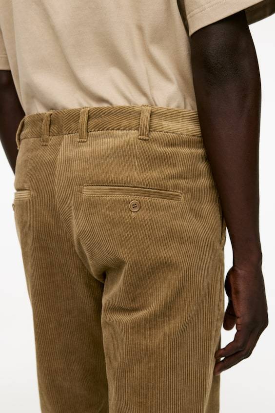 HM Gerade geschnittene Chinohose aus Cord Bis zu 50% Rabatt