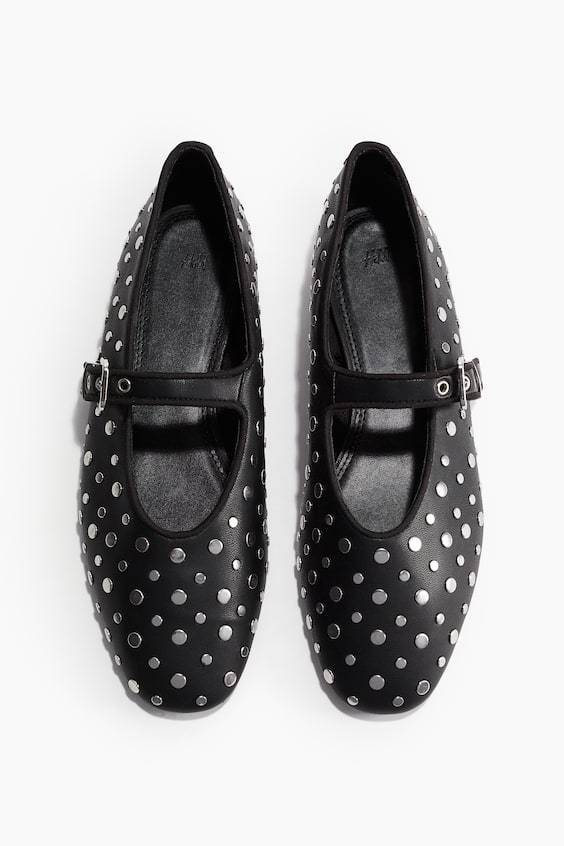 HM Ballerinas im Mary-Jane-Stil mit Nieten Schlussverkauf