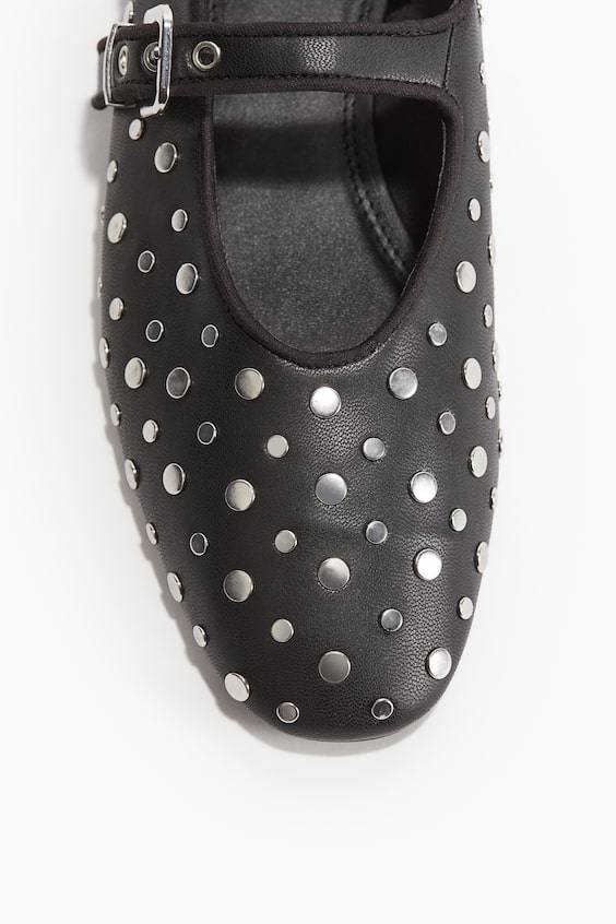 HM Ballerinas im Mary-Jane-Stil mit Nieten Schlussverkauf