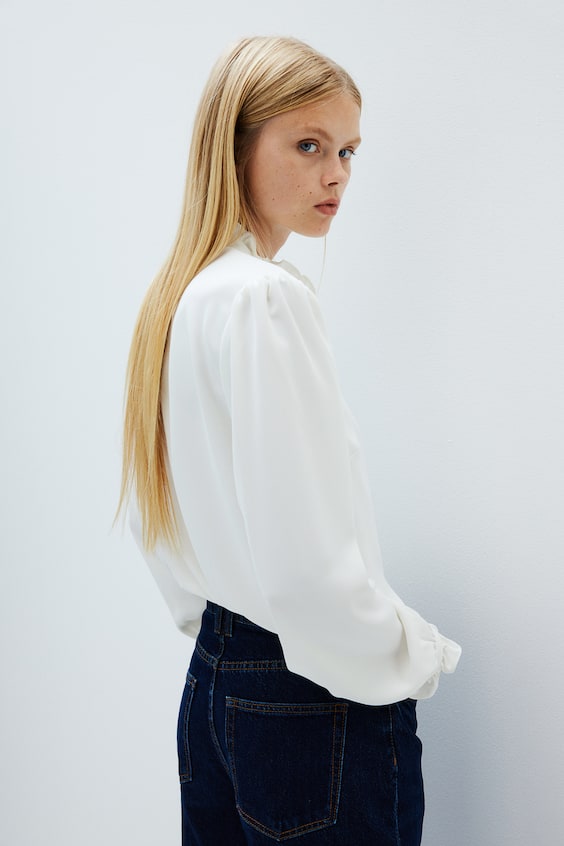 HM Bluse mit Volants Neueste Mode