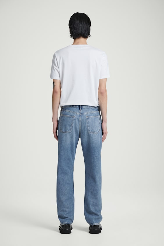 HM SIGNATURE JEANS – GERADES BEIN Nur noch ein Tag übrig