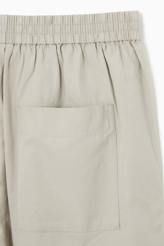 HM HOSE MIT WEITEM BEIN UND ELASTISCHEM BUND Rabatte dieses Monats