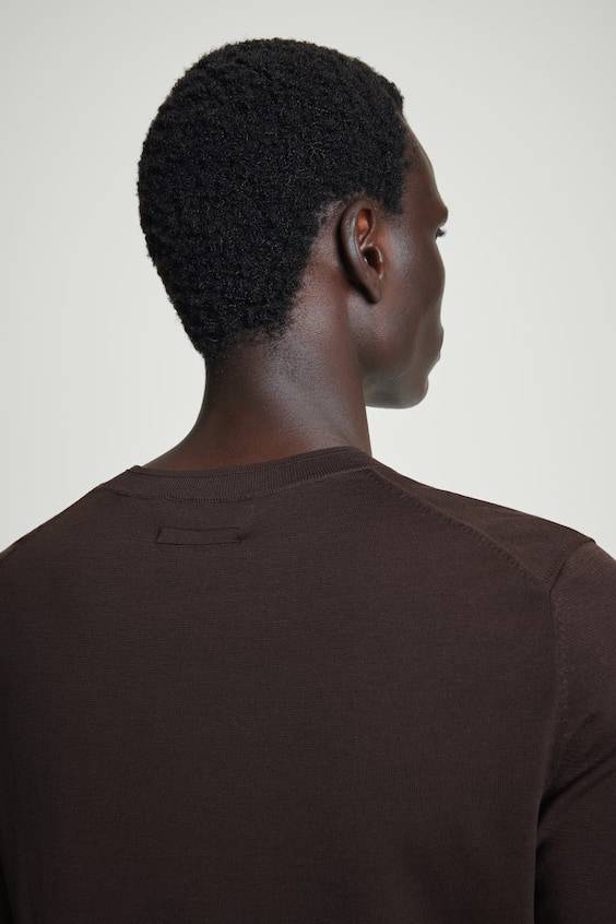 HM SCHMAL GESCHNITTENES STRICK-T-SHIRT AUS SEIDE 2025