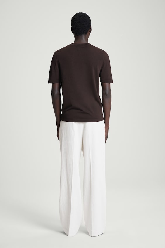 HM SCHMAL GESCHNITTENES STRICK-T-SHIRT AUS SEIDE 2025
