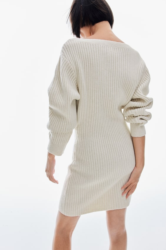 HM Geripptes Kleid mit U-Boot-Ausschnitt Valentinstagsangebot