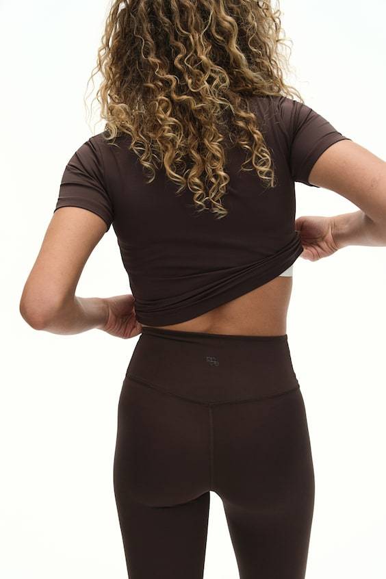 HM Kurzes Sportshirt aus DryMove™ Exklusive Angebote