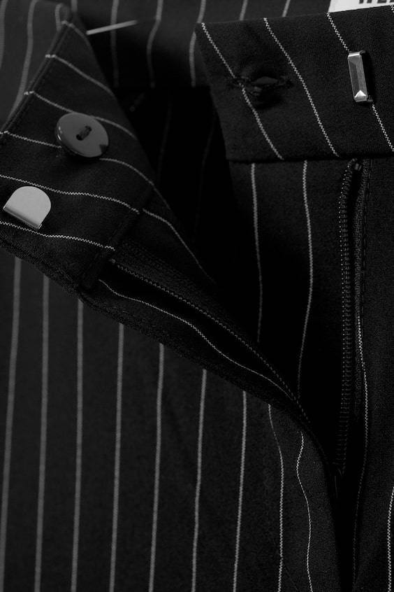 HM Schmal geschnittene Caprihose Letzter Tag