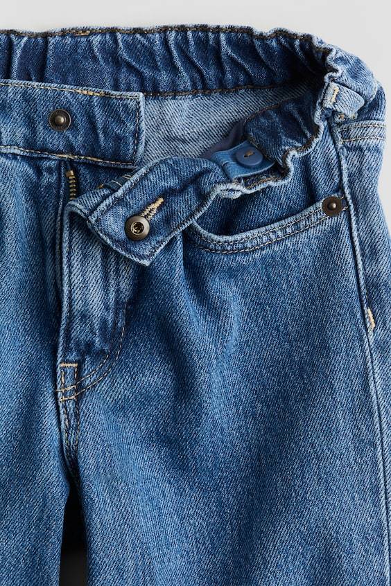 HM Tapered-Jeans aus Baumwollmix Kauf eins, bekomm eins gratis