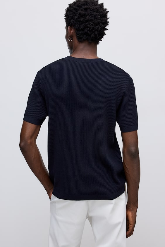 HM T-Shirt in Rippstrick Regular Fit Black Friday