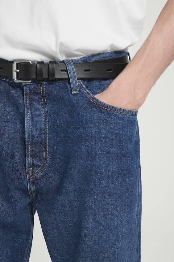 HM JEANS MIT SCHMAL ZULAUFENDEM BEIN Versandkostenfrei