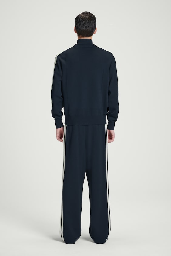 HM STRICK-TRAININGSJACKE MIT KONTRASTSTREIFEN Online Shopping