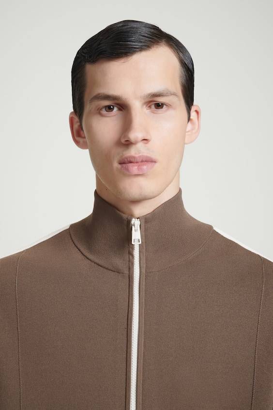 HM STRICK-TRAININGSJACKE MIT KONTRASTSTREIFEN Exklusivangebot