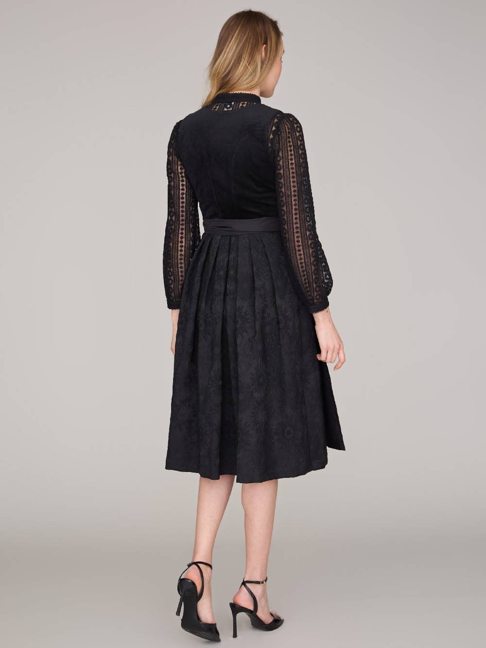 Limberry Schwarzes Dirndl mit Knöpfen - GEORGINA ANTIQUE BLACK Black Friday