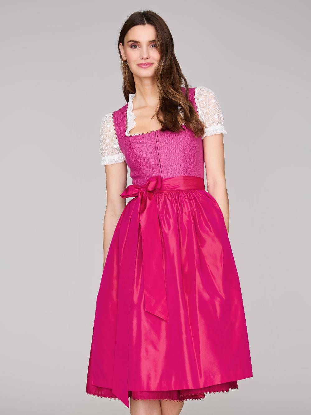 Limberry Weiße Dirndlbluse mit Stehkragen - MILLIE Begrenztes Angebot