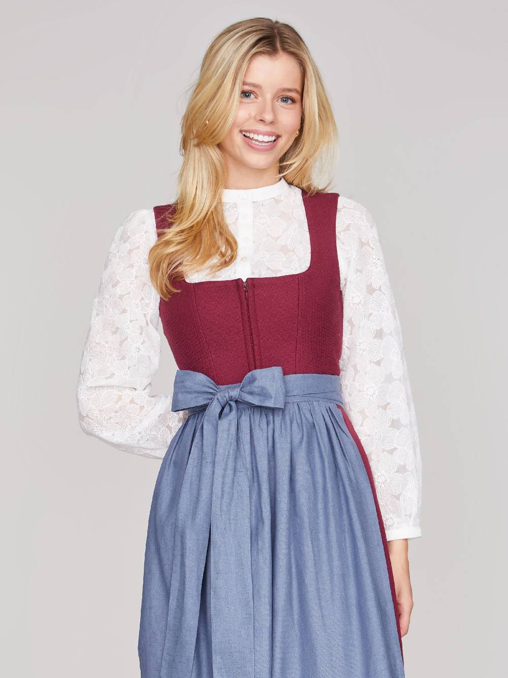 Limberry Weiße Dirndlbluse mit Blumenmuster - ALENA Jubiläumsangebot