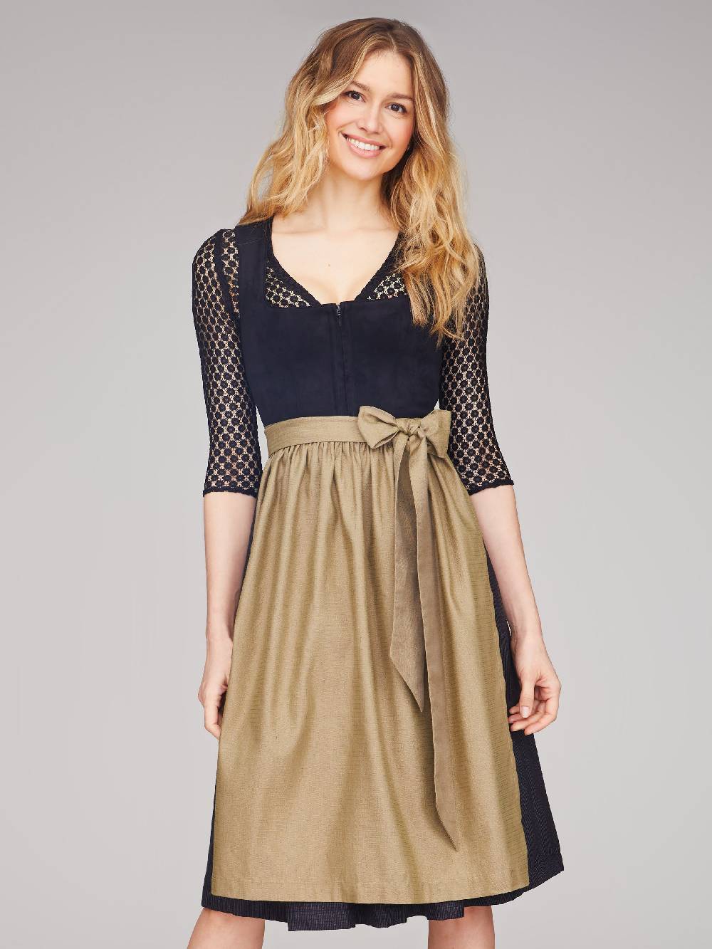 Limberry Schwarzes Dirndl mit Samt-Mieder - LAYLA BLACK Exklusive Angebote