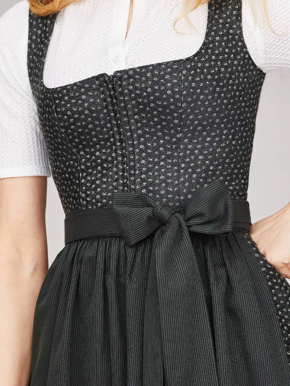 Limberry Geblümtes schwarzes Dirndl - JEZEBEL SMOKY BLACK Nur für heute