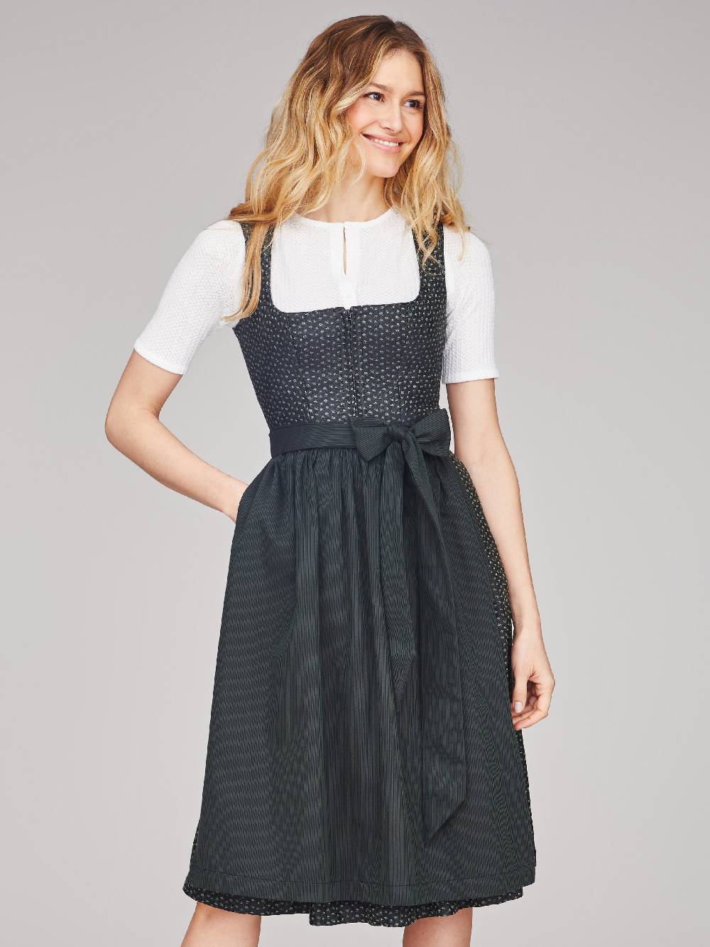 Limberry Geblümtes schwarzes Dirndl - JEZEBEL SMOKY BLACK Nur für heute