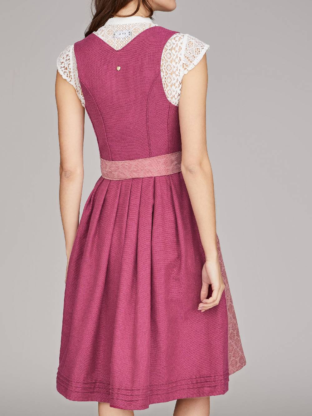 Limberry Beerenfarbenes Dirndl mit goldener Zierschnalle - PALOMA BEERE Schlussverkauf