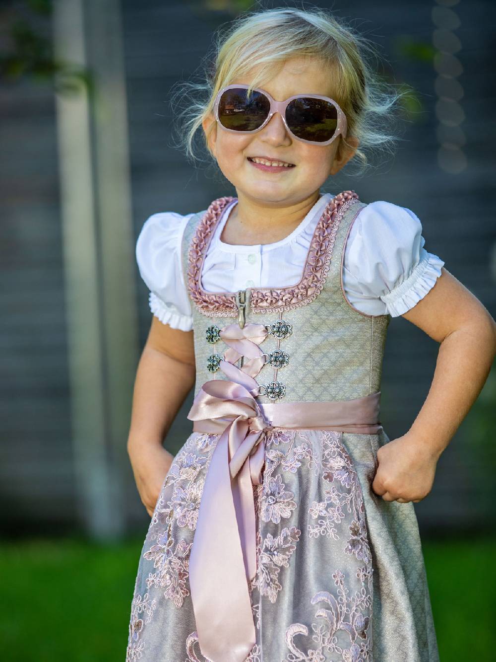 Limberry Zauberhaftes Kinderdirndl in Champagner - MANANDA CHAMPAGNER Online Shopping
