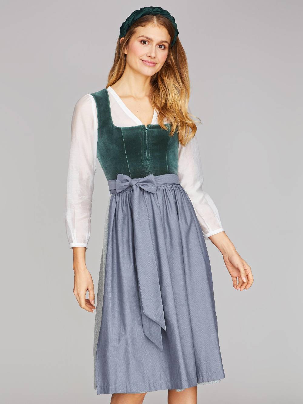 Limberry Dirndl mit Samt-Mieder in Eucalyptus - DELILAH EUCALYPTUS Kauf eins, bekomm eins gratis