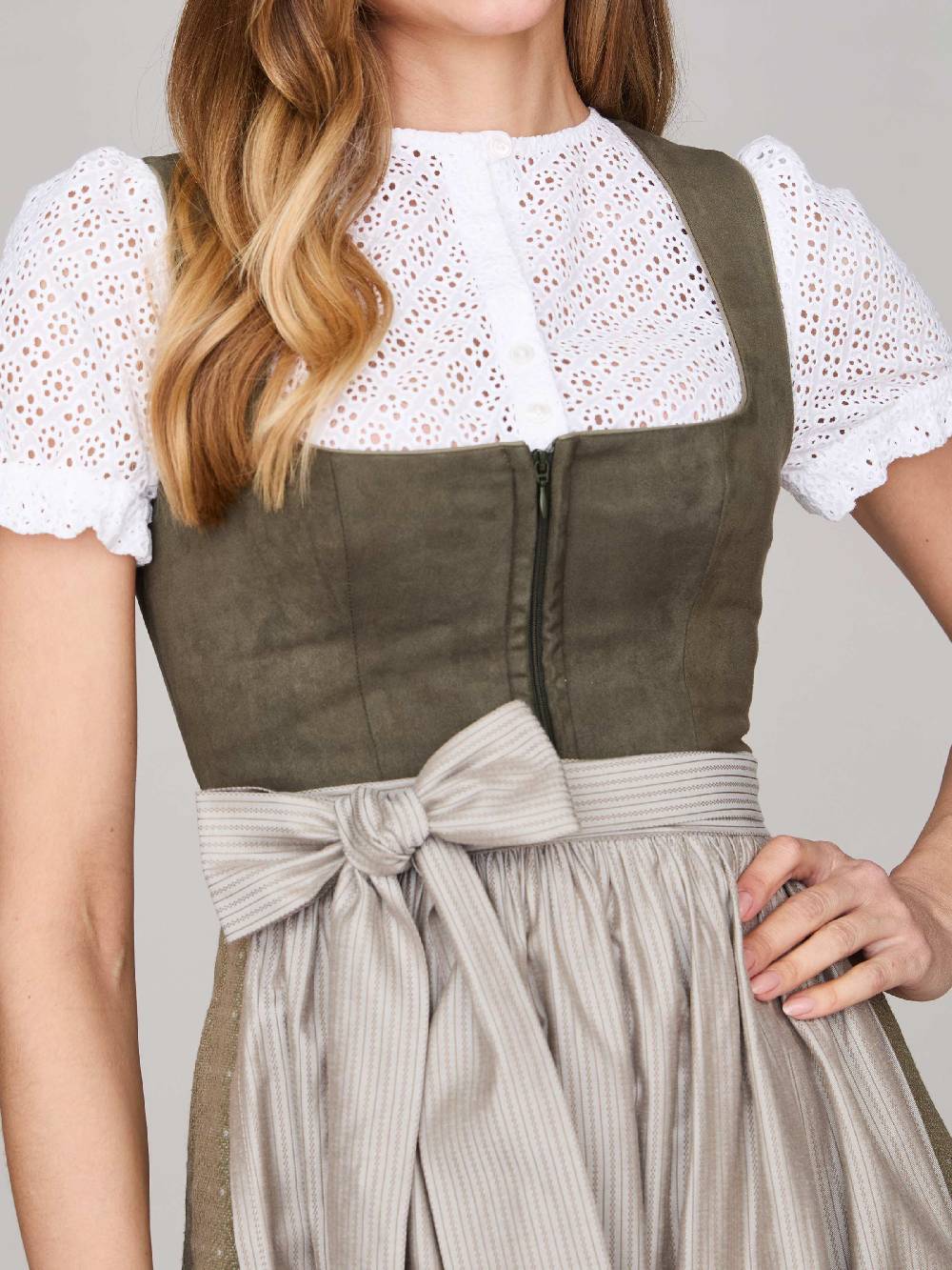Limberry Moosgrünes Dirndl mit Velours-Mieder - ISOBEL MOSSY GREEN Discount Store für neue Produkte