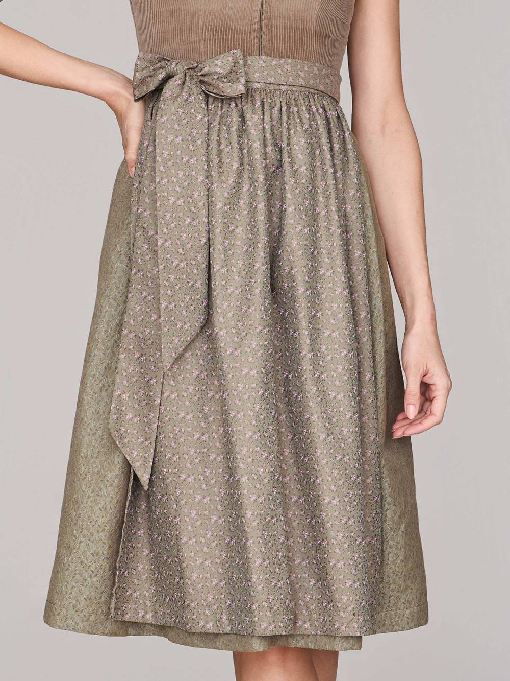 Limberry Braunes Dirndl mit Cord-Mieder - TIA DESERT TAUPE Nur noch ein Tag übrig
