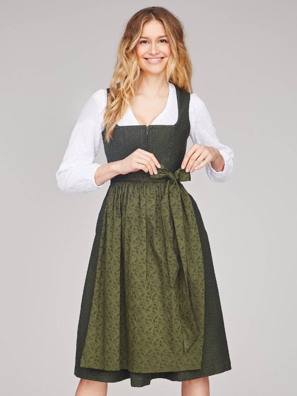 Limberry Weiße Dirndlbluse mit V-Ausschnitt - HAILEY Outlet