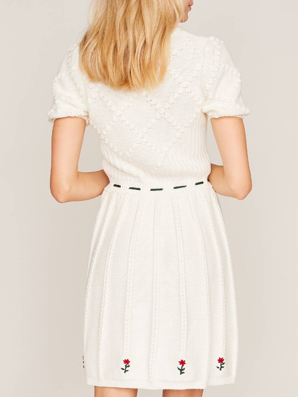 Limberry Weißes Strickkleid mit Blumenstickerei - HEIDI Blitzangebot