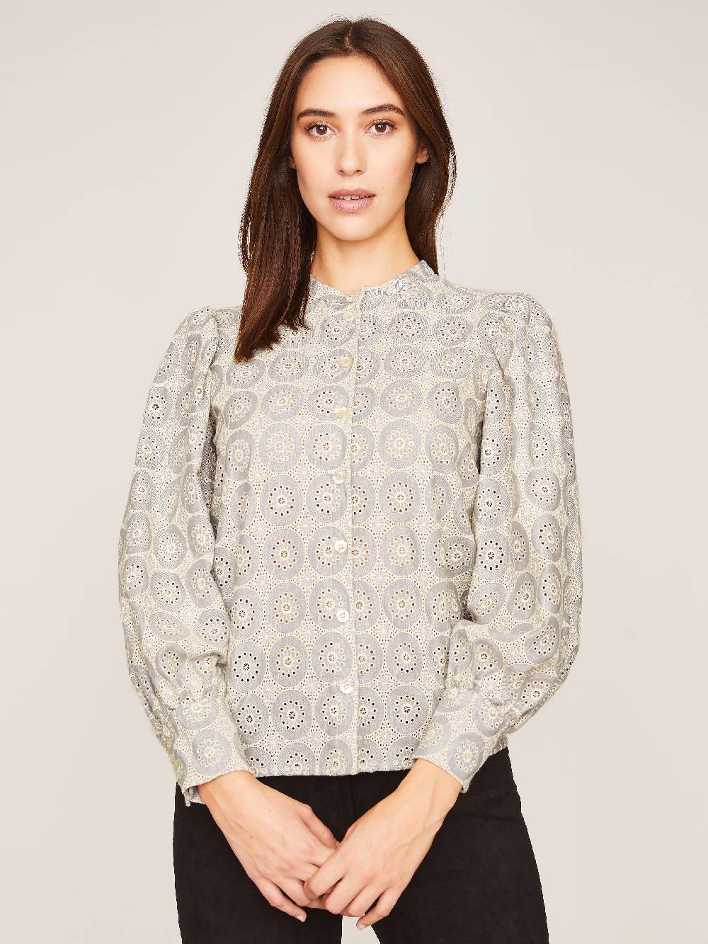 Limberry Hellgraue Bluse mit Stickerei - ADELINE Bis zu 60% Rabatt