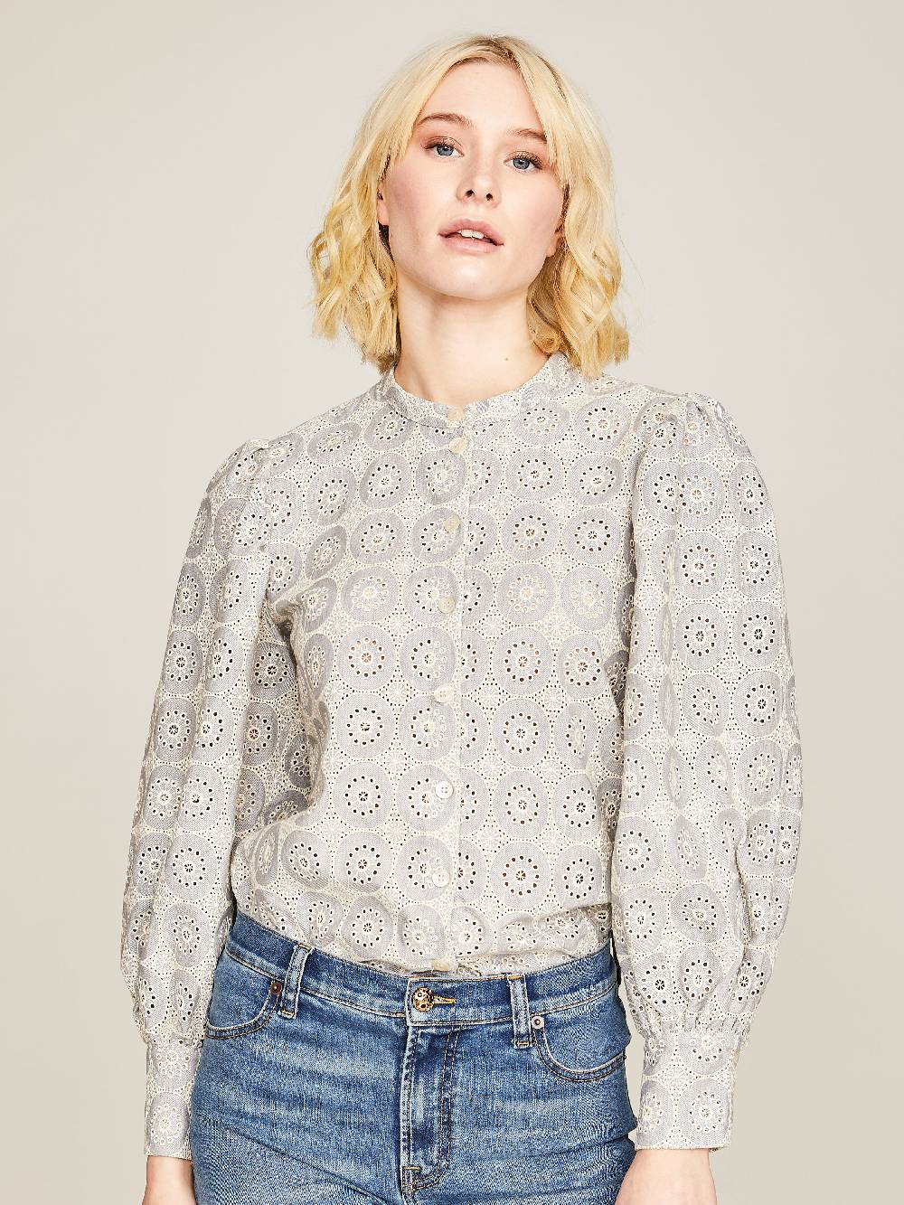 Limberry Hellgraue Bluse mit Stickerei - ADELINE Bis zu 60% Rabatt