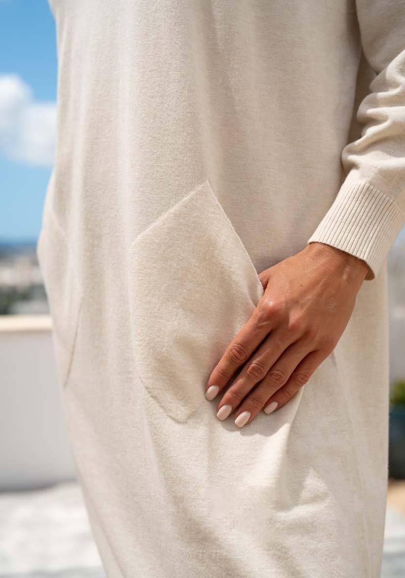 Miss Goodlife Dress Knitted V-Neck with pockets – creme Sonderangebot