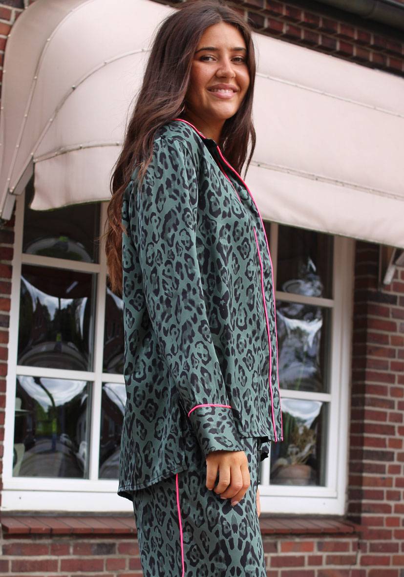 Miss Goodlife Bluse Leo Love – green Valentinstagsangebot