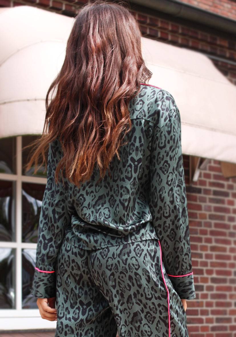 Miss Goodlife Bluse Leo Love – green Valentinstagsangebot