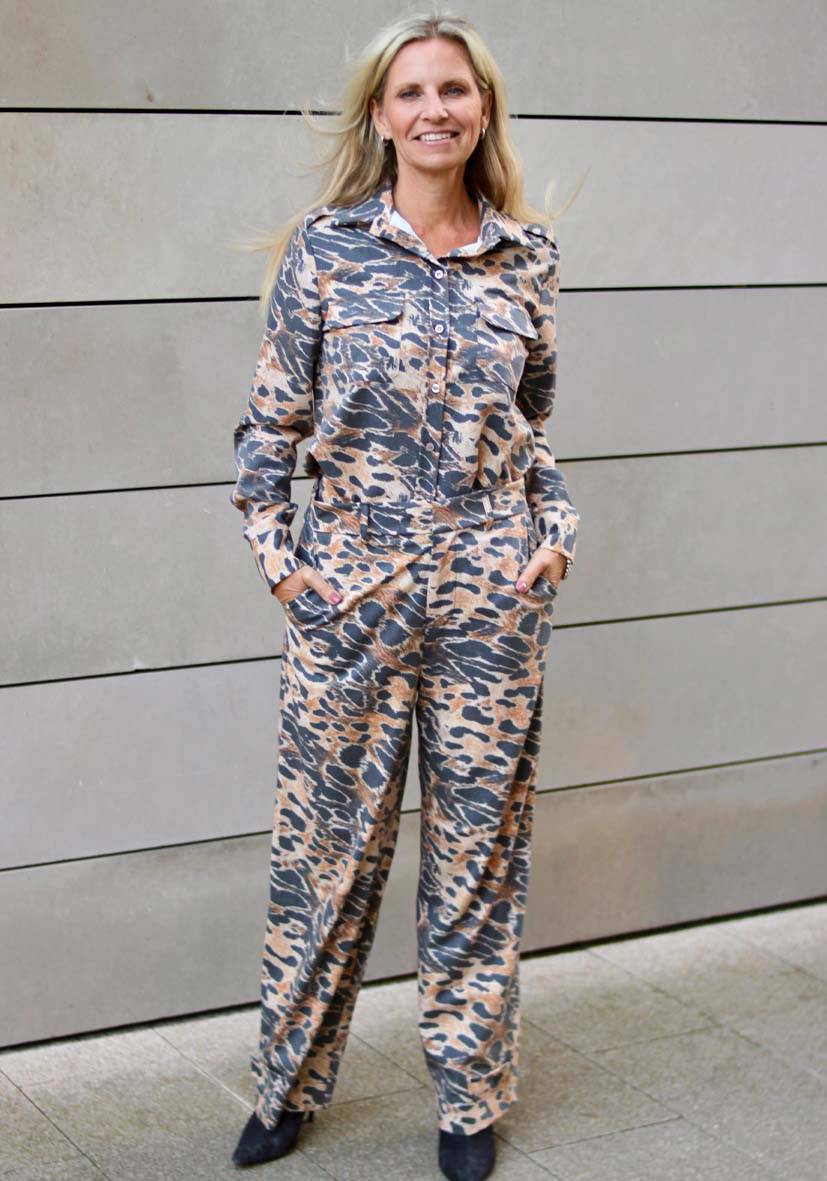 Miss Goodlife Bluse Fancy Leo – blurred brown Blitzangebot