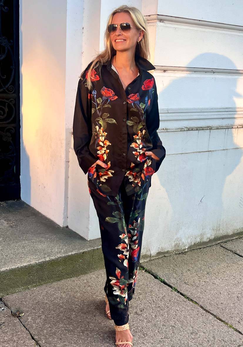 Miss Goodlife Blouse Roses black Saisonale Angebote