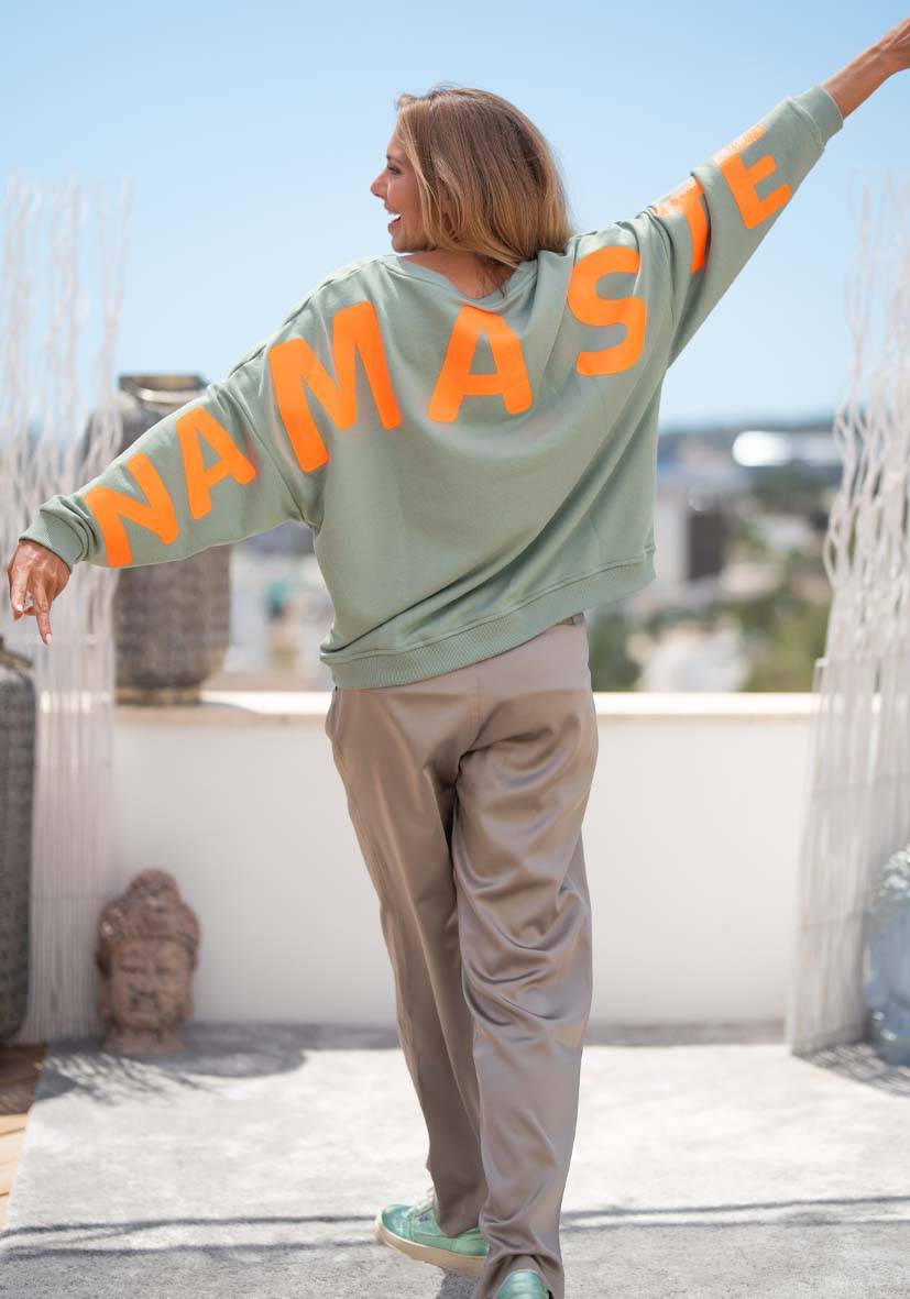 Miss Goodlife Roundneck Double Namasté – almond Kostenloser Versand international