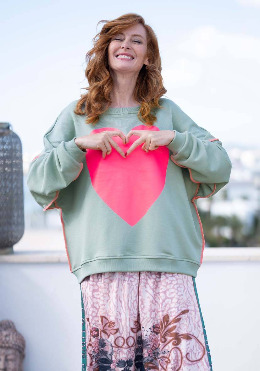 Miss Goodlife Roundneck Big Heart – almond Limitierter Zeitrabatt