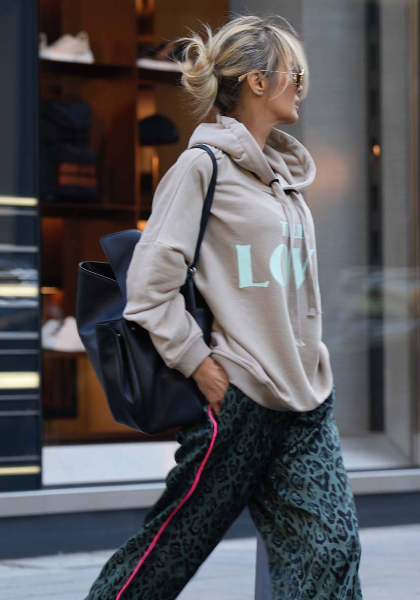 Miss Goodlife Hoodie True Love – sand Muttertagsangebot