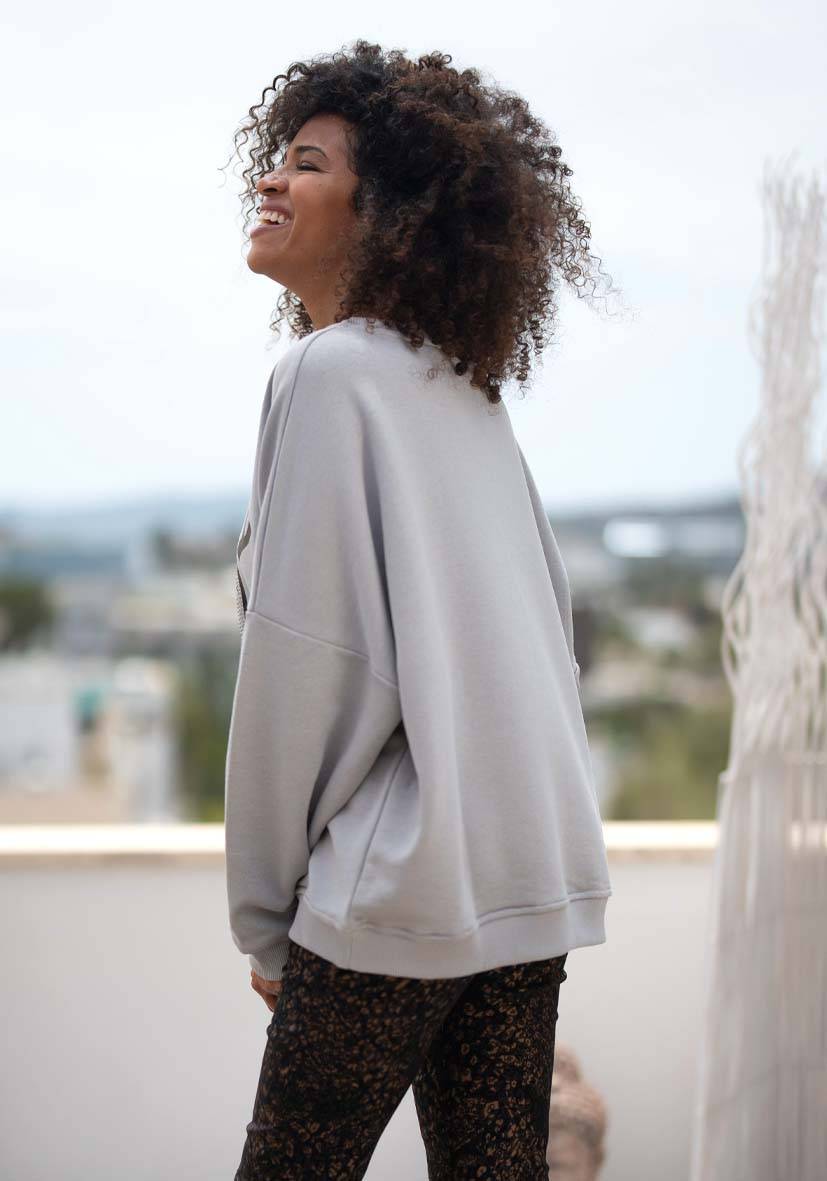 Miss Goodlife Roundneck Be happy Heartface Strass – grey Kauf eins, bekomm eins gratis