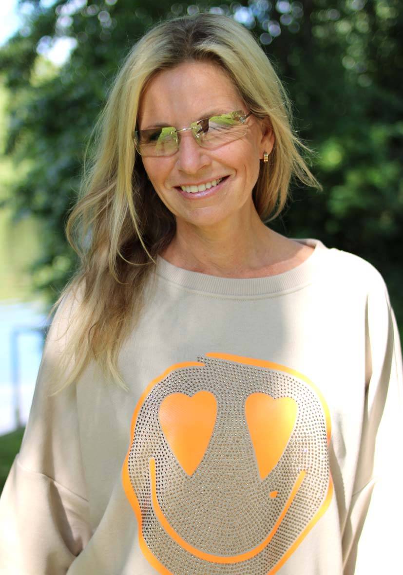 Miss Goodlife Roundneck Famous Heartface Strass – sand Sonderangebot