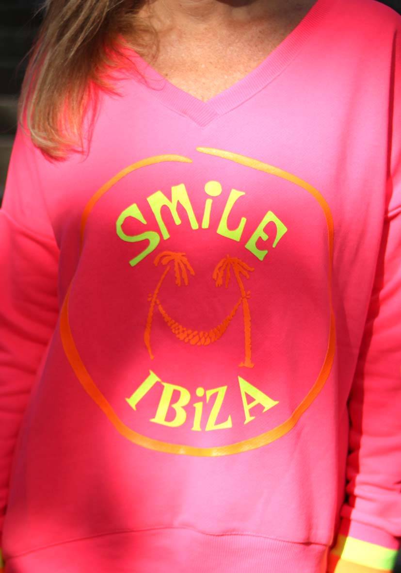 Miss Goodlife V-Neck Smile Ibiza – neonpink Blitzangebot
