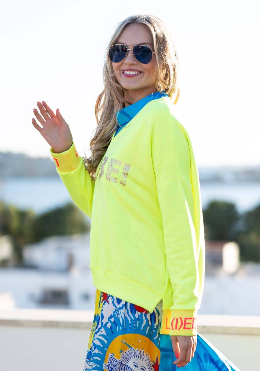Miss Goodlife V-Neck L(i)ebe Strass – neonyellow/rose Tiefpreis
