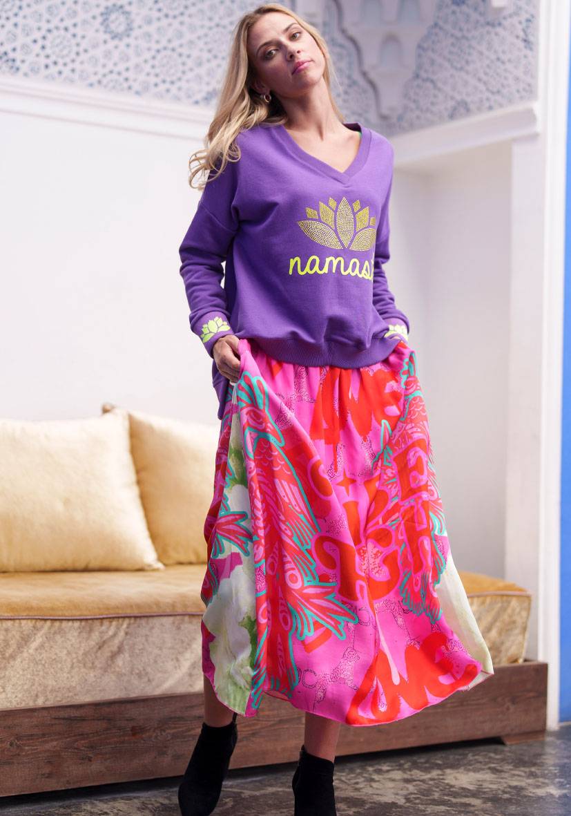 Miss Goodlife V-Neck Namasté mit Strass – lilac/neonyellow Outlet