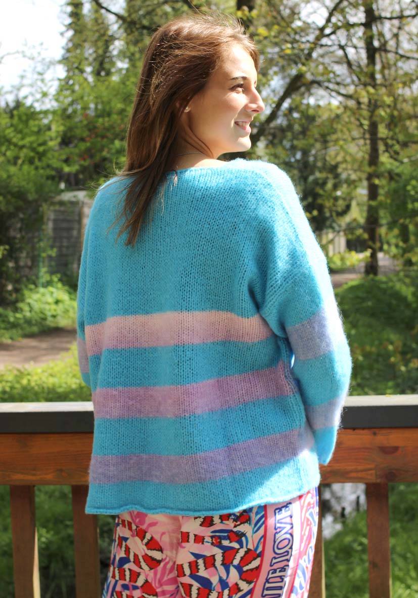 Miss Goodlife Pullover mit multicolor Stripes – lightblue Lagerräumung