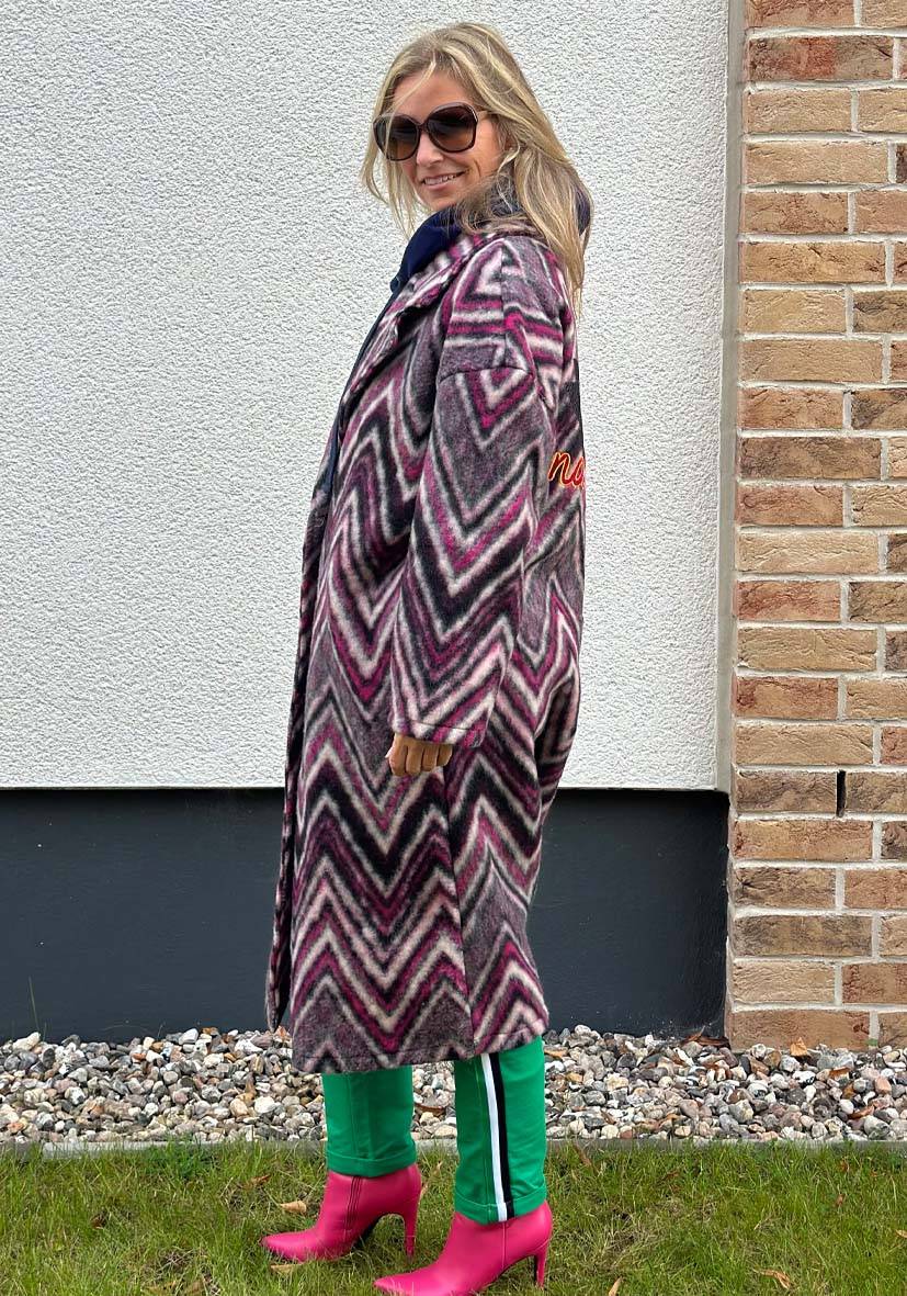 Miss Goodlife Mantel Namasté Zig Zag – black/berry/sand Neueste Stile