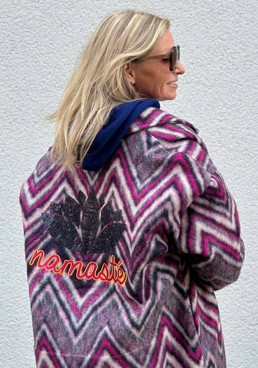 Miss Goodlife Mantel Namasté Zig Zag – black/berry/sand Neueste Stile