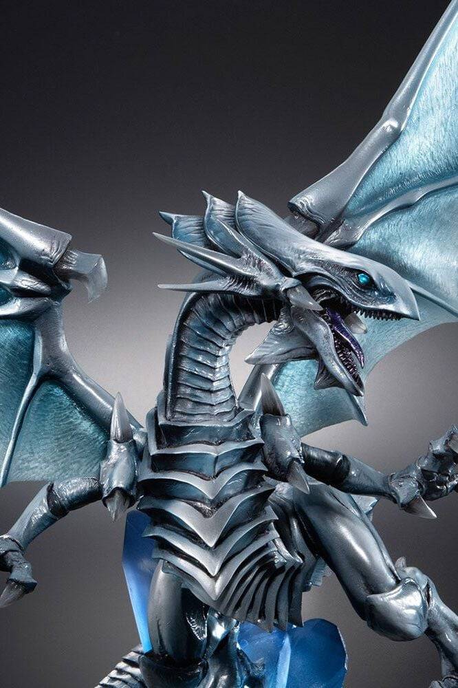 EMP "Duel Monsters Art Work - Blauäugiger weißer Drache (Holographic Edition)" Statue multicolor von Yu-Gi-Oh! Riesige Rabatte